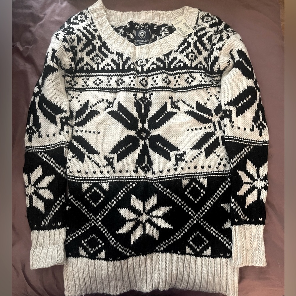 American Eagle snow flake knit sweater